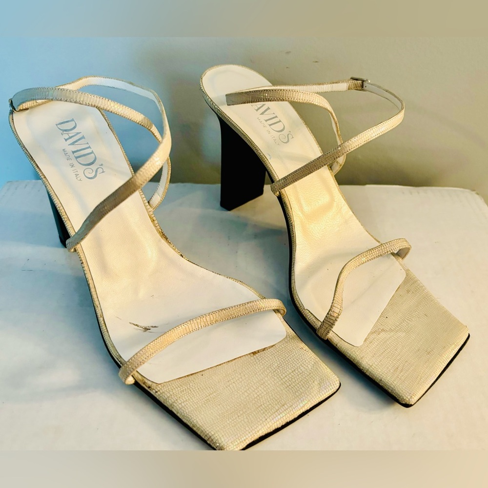 DAVID’S Made In Italy Iridescent White Textured Strappy Sandals Heels